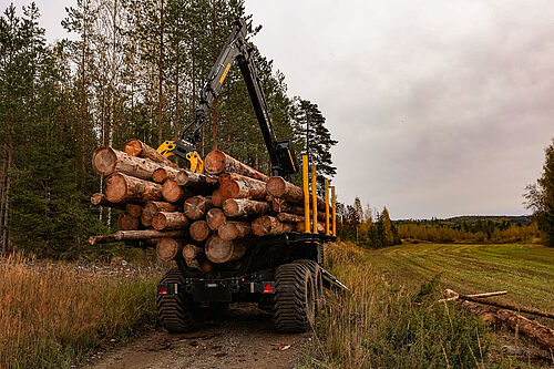 kesla-165-forestry-trailer-logging-on.jpg