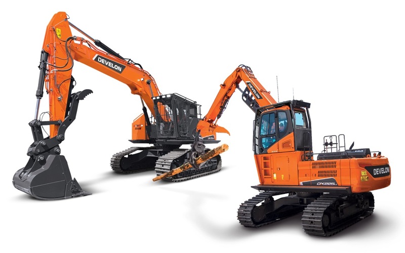develon-log-loading-excavator-logging-on.jpg